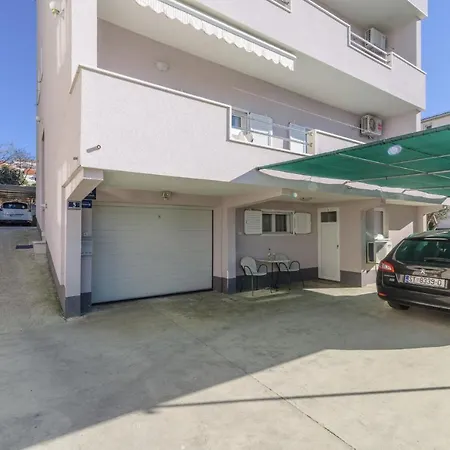 Meri Apartment *